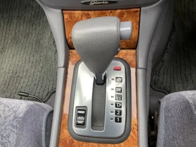 Nissan GLORIA  с аукциона в Японии