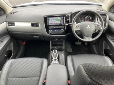 Mitsubishi OUTLANDER PHEV