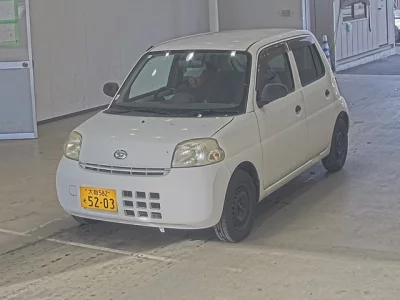 Daihatsu Esse