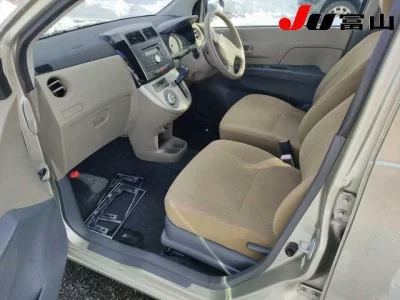 Daihatsu MIRA  с аукциона в Японии