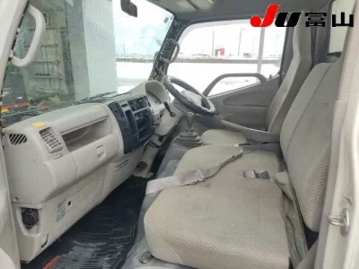 Toyota DYNA  с аукциона в Японии