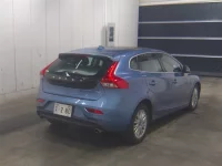 Volvo V40 лот № 7011 оценка 3.5  с аукциона в Японии 4