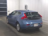 Volvo V40 лот № 7011 оценка 3.5  с аукциона в Японии 1
