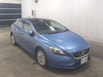 Volvo V40  с аукциона в Японии