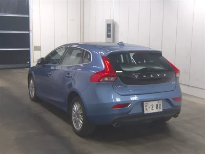 Volvo V40  с аукциона в Японии
