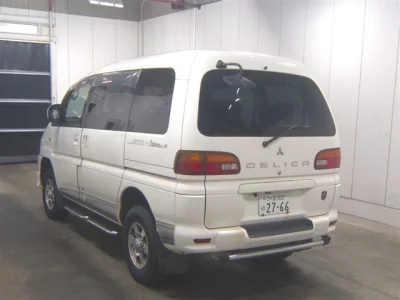Mitsubishi DELICA