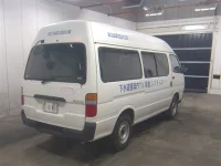 Toyota HIACE VAN лот № 7063 оценка 3.5  с аукциона в Японии 4