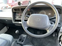 Toyota HIACE VAN лот № 7063 оценка 3.5  с аукциона в Японии 2