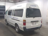 Toyota HIACE VAN лот № 7063 оценка 3.5  с аукциона в Японии 1