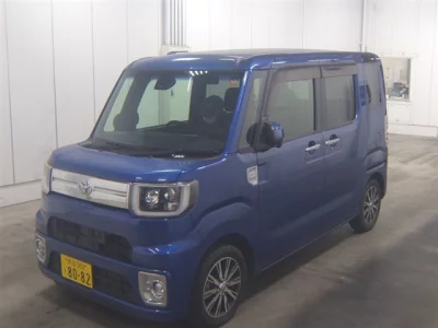 Toyota PIXIS MEGA  с аукциона в Японии
