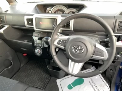 Toyota PIXIS MEGA  с аукциона в Японии