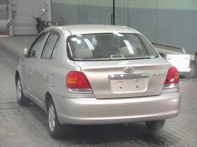 Toyota PLATZ  с аукциона в Японии