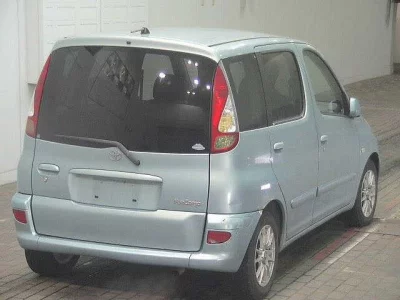 Toyota FUNCARGO  с аукциона в Японии