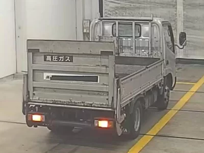 Toyota DYNA  с аукциона в Японии