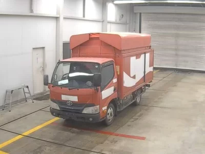 Toyota DYNA  с аукциона в Японии