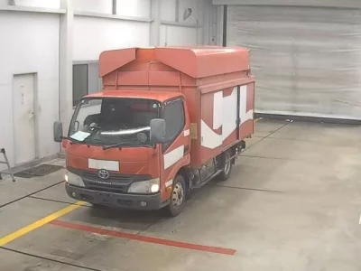 Toyota DYNA  с аукциона в Японии