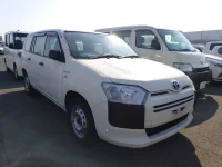 Toyota SUCCEED лот № 13583 оценка 3.5  с аукциона в Японии 1