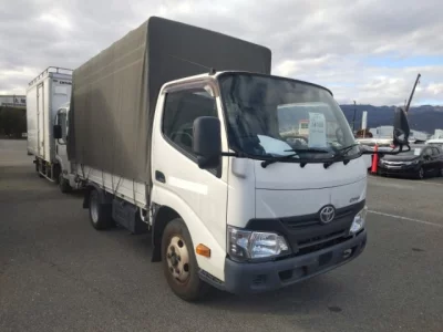 Toyota DYNA  с аукциона в Японии