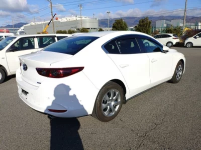 Mazda MAZDA3  с аукциона в Японии