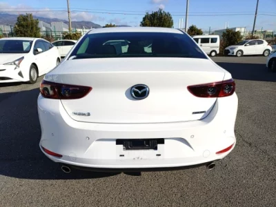 Mazda MAZDA3  с аукциона в Японии