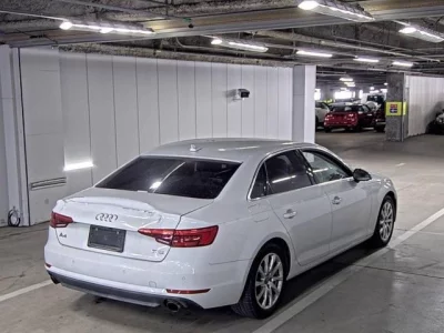 Audi A4  с аукциона в Японии