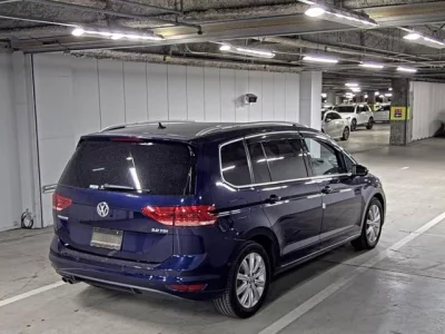 Volkswagen GOLF TOURAN