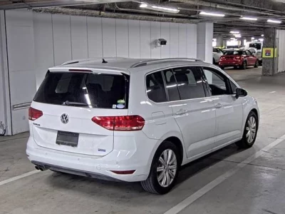 Volkswagen GOLF TOURAN