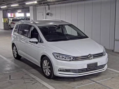 Volkswagen GOLF TOURAN