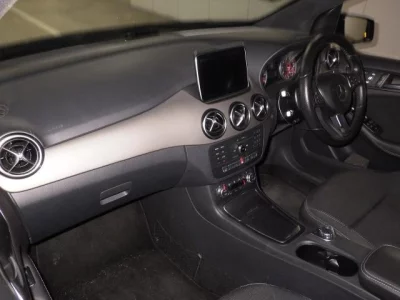 Mercedes-Benz B CLASS