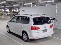 Volkswagen GOLF TOURAN лот № 676 оценка 3.5  с аукциона в Японии 4