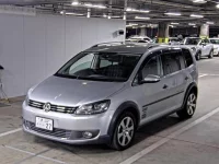 Volkswagen GOLF TOURAN лот № 684 оценка 4  с аукциона в Японии 3