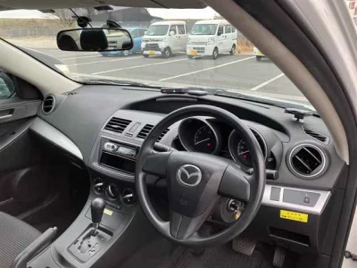 Mazda AXELA  с аукциона в Японии