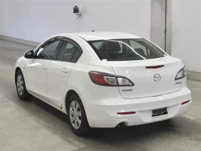 Mazda AXELA  с аукциона в Японии