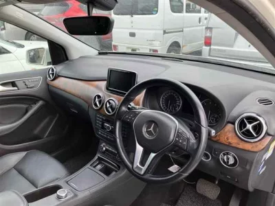 Mercedes-Benz B CLASS