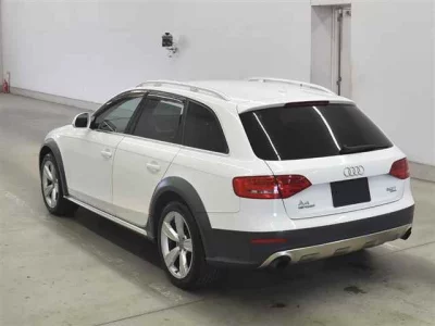 Audi A4  с аукциона в Японии