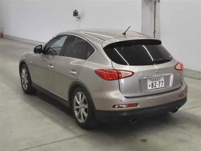 Nissan SKYLINE CROSSOVER