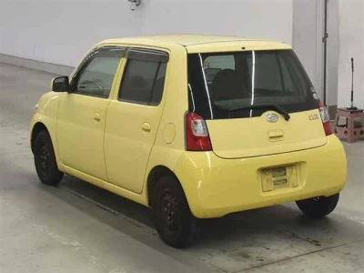 Daihatsu Esse