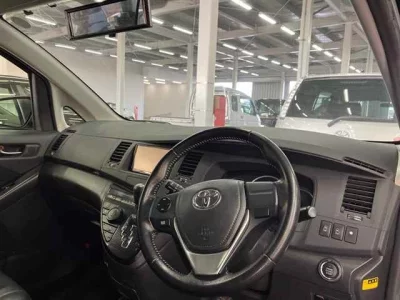 Toyota ISIS