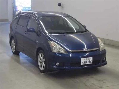 Toyota WISH  с аукциона в Японии