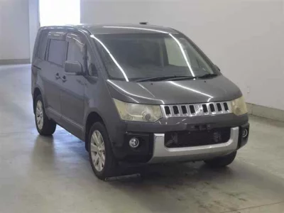 Mitsubishi DELICA D5  с аукциона в Японии