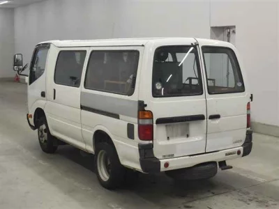 Toyota DYNA  с аукциона в Японии