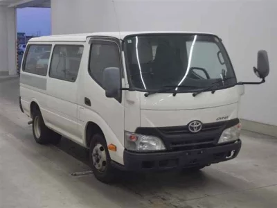 Toyota DYNA  с аукциона в Японии