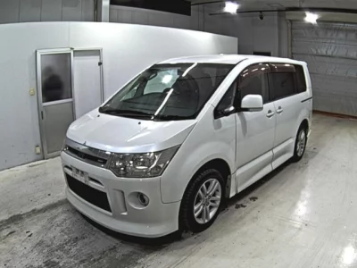 Mitsubishi DELICA D5