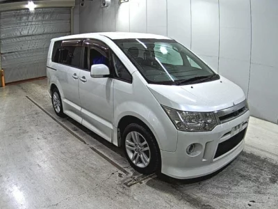 Mitsubishi DELICA D5