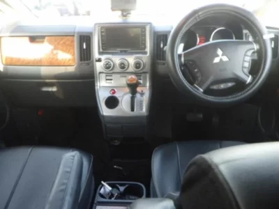 Mitsubishi DELICA D5