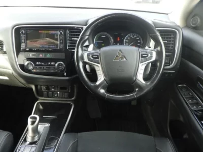 Mitsubishi OUTLANDER PHEV