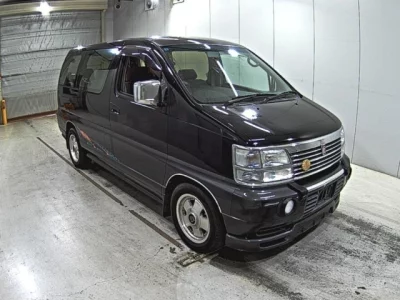 Nissan ELGRAND  с аукциона в Японии