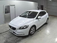 Volvo V40 лот № 2169 оценка 4  с аукциона в Японии 3