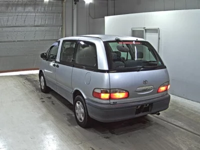 Toyota ESTIMA  с аукциона в Японии