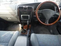 Toyota HILUX SURF лот № 3116 оценка 3.5  с аукциона в Японии 2